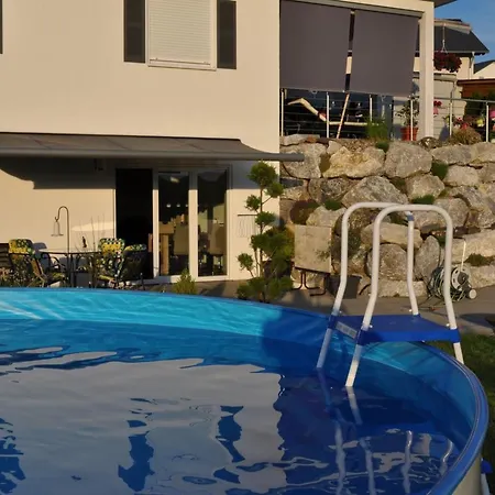Daire Mit Grosser Gartenterrasse Und Ausblick By Interhome
